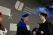 #99. Studenci - Absolwenci Wydziału Informatyki - 2017